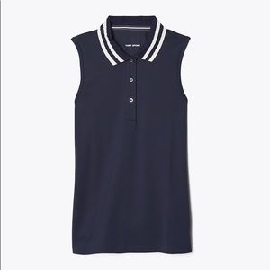 Pleated collar sleeveless polo